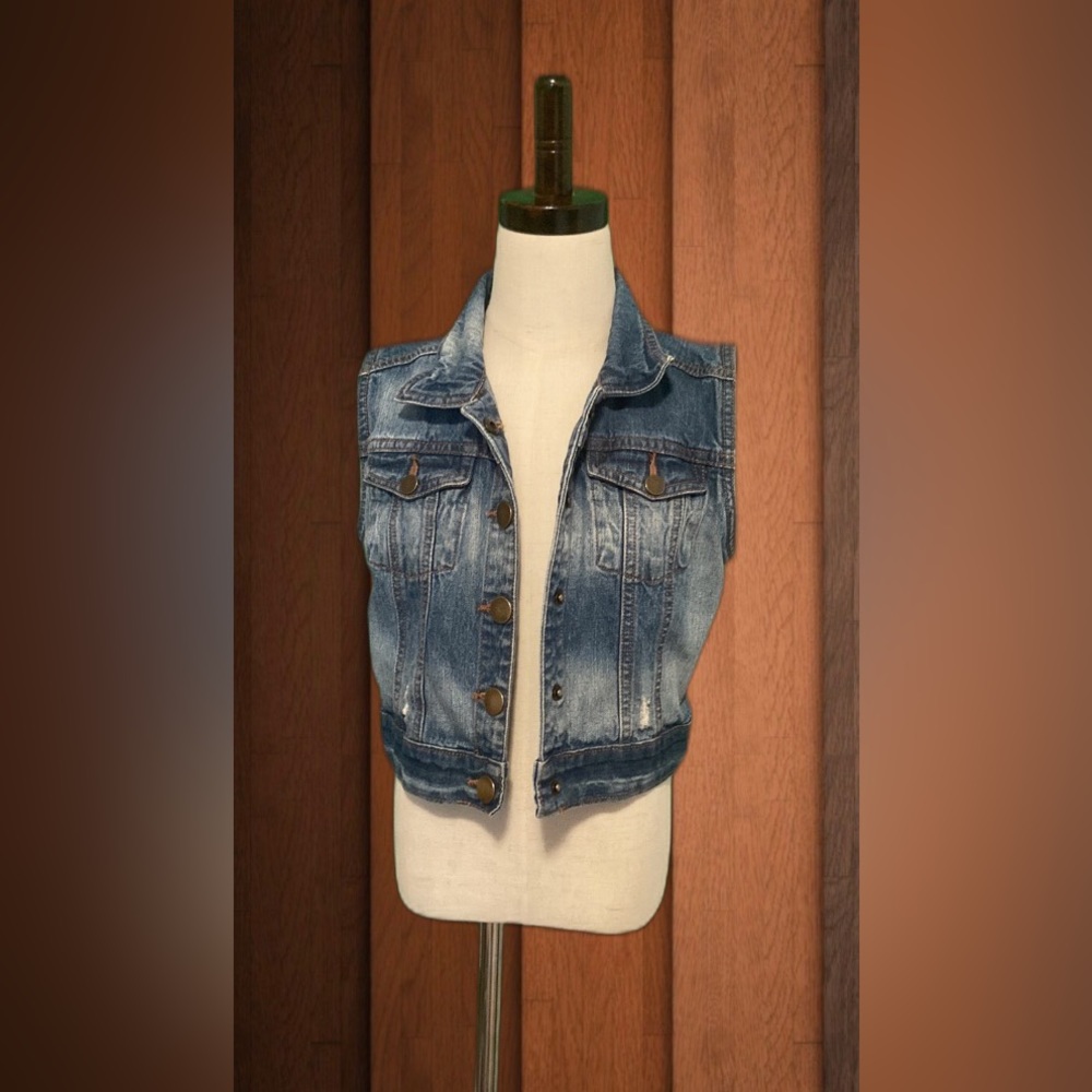 Red Camel Girls Jean Jacket Sleeveless Size Large Girls Lace Vest Blue White